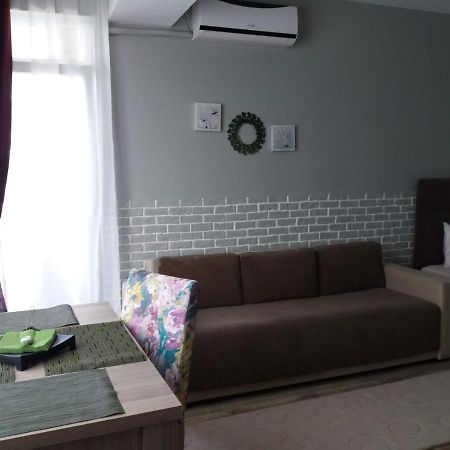Garsoniera Bibi Mamaia Nord Apartment Ngoại thất bức ảnh